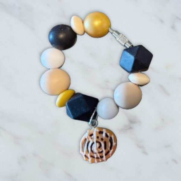 Cinna Handle Charm